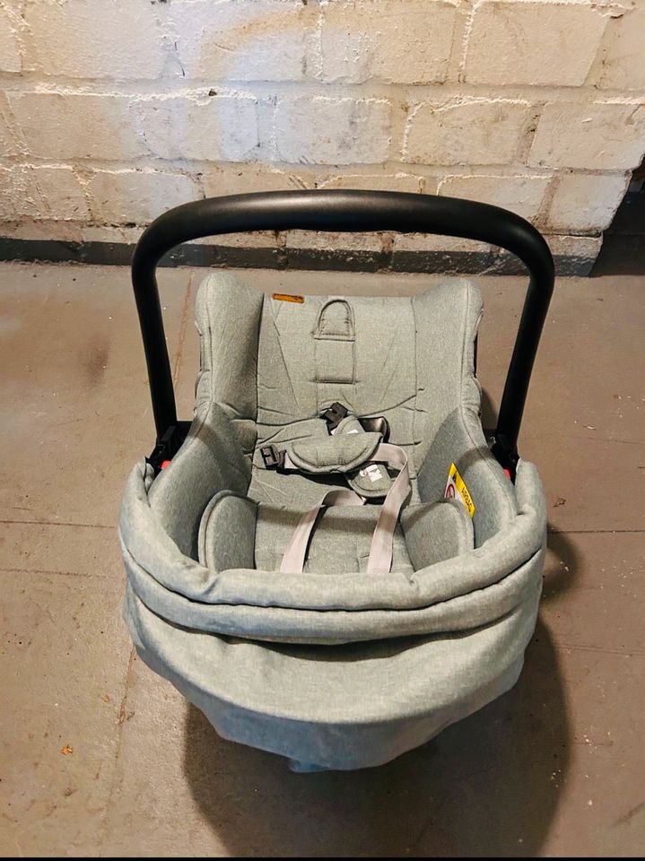 Kinderwagen wie Neu in Aachen