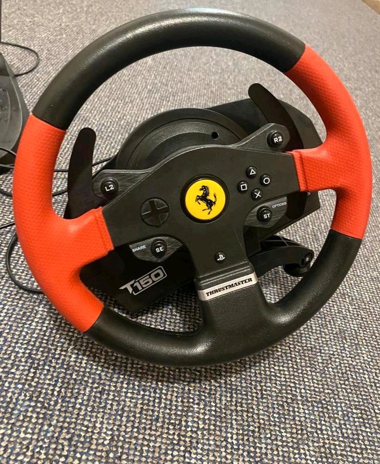 Ferrari Lenkrad Thrustmaster....Playstation Lenkrad in Berlin