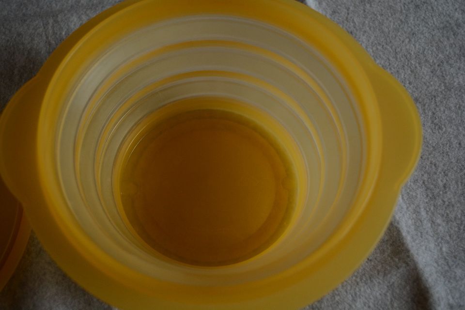 Tupperware Mini-Max 700 ml gelb orange in Freyung