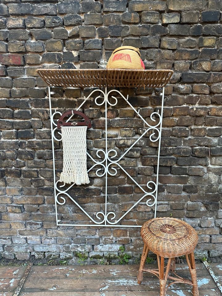 Garderobe,Flurgarderobe ,Rattan,Vintage,DDR,70er,Metall in Berlin