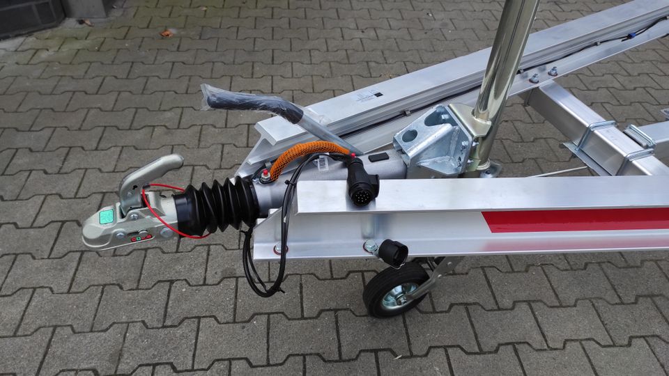 Temared B35/3 Bootstrailer 3500 kg Bootsanhänger Langauflagen Alu in Emsbüren