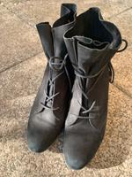 NEU Gabor Halbschuh 39 Stiefelette Pumps schwarz Wildleder Berlin - Friedenau Vorschau