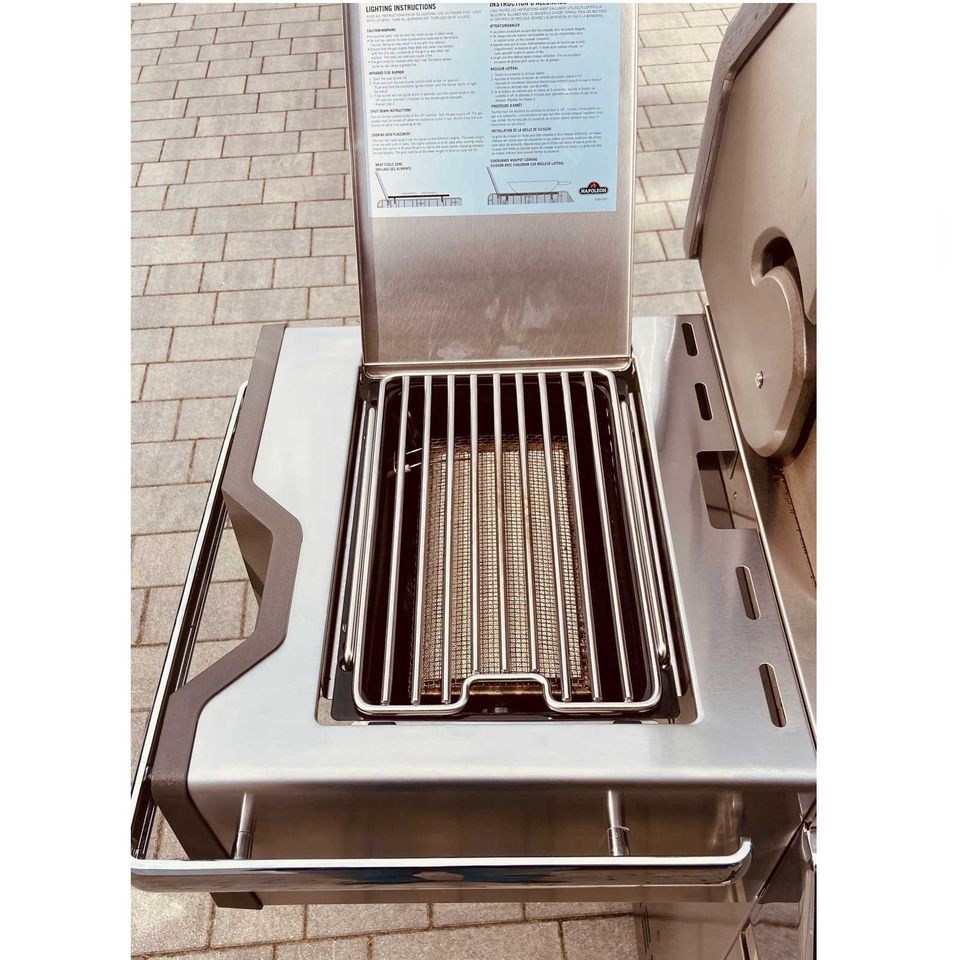 NAPOLEON GASGRILL PRESTIGE PRO 665 VORFÜHRGERÄT + Drehspieß & ADH in Simbach