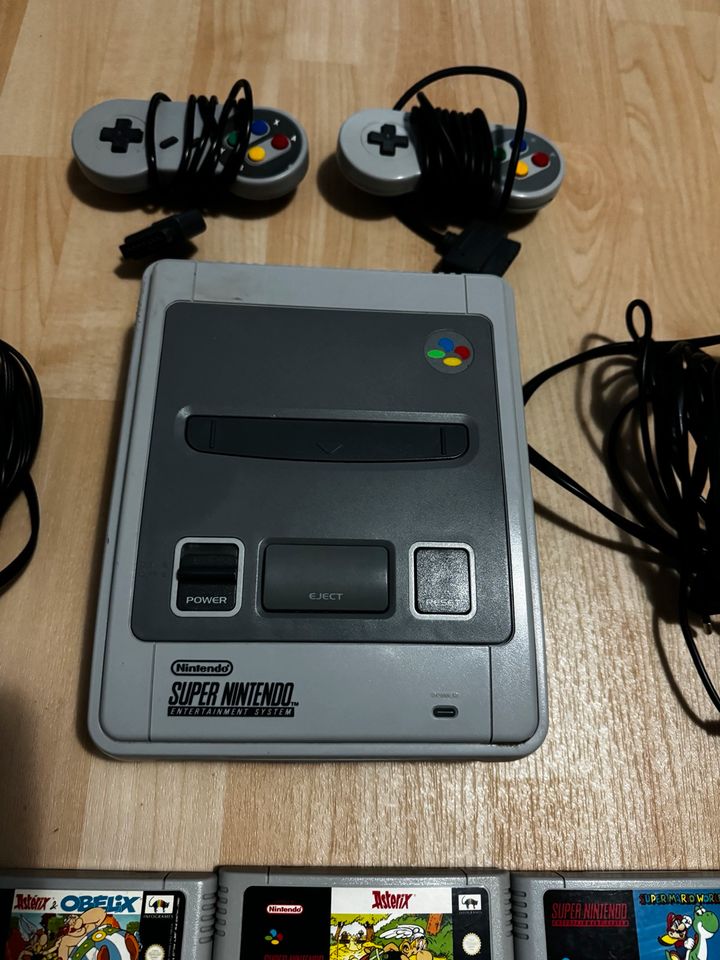 Super Nintendo mit 3 Spielen in Sachsenburg