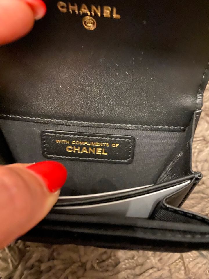 Chanel Portemonnaie Gift in Frankfurt am Main