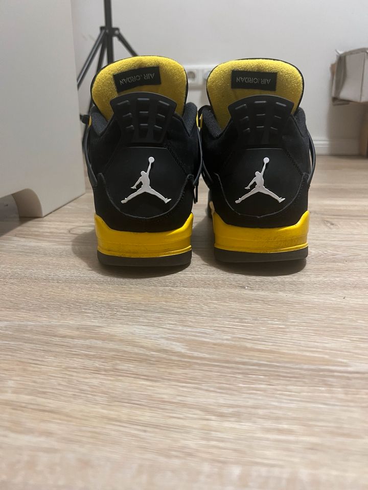 Air Jordan 4 Retro Thunder in Köln