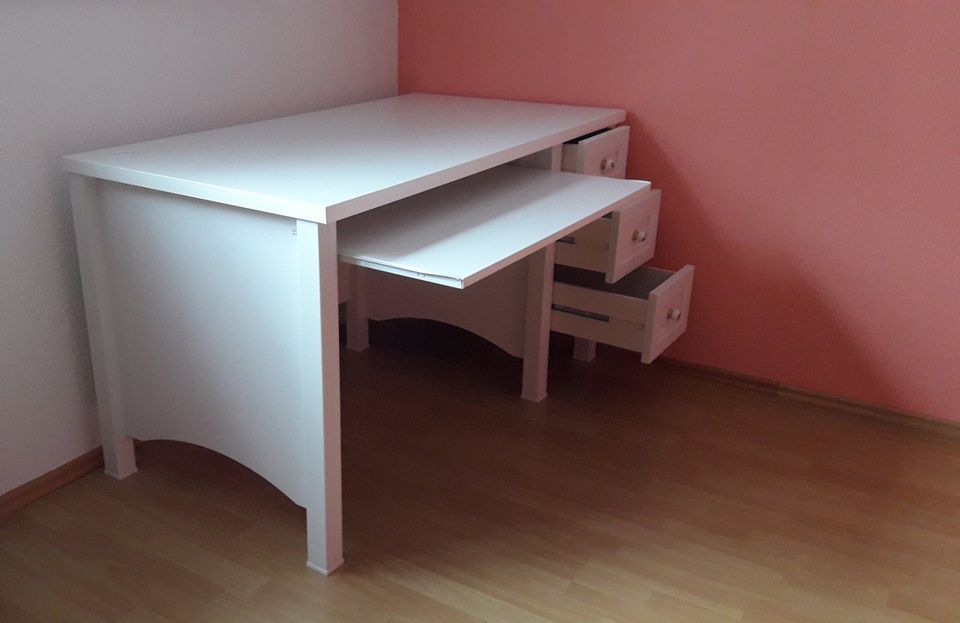 Schreibtisch Kinderzimmer Mädchen in Grünhain-Beierfeld 