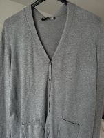 Strickjacke Grau Glitzer Silber Viskose Cardigan 42 München - Ludwigsvorstadt-Isarvorstadt Vorschau