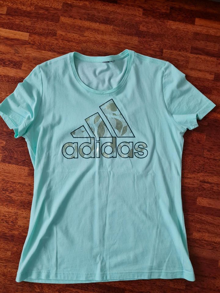 Adidas T Shirt Damen Größe S in Saarbrücken