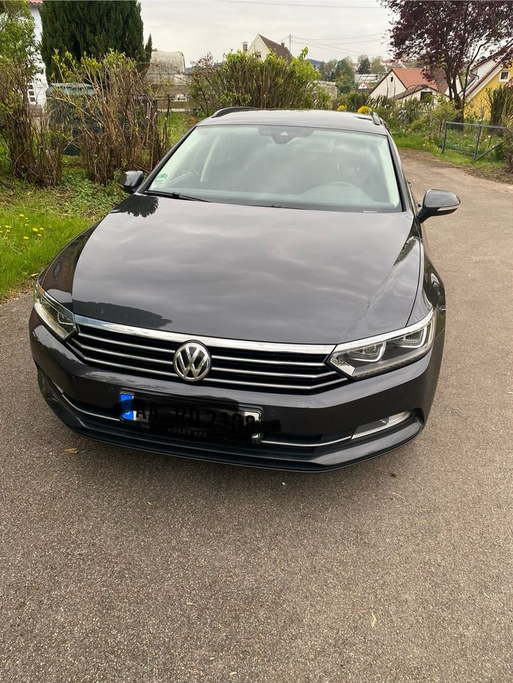 Volkswagen Passat VAR . Business 1.6TDI Navi AID RFK SHZ . in Ellwangen (Jagst)