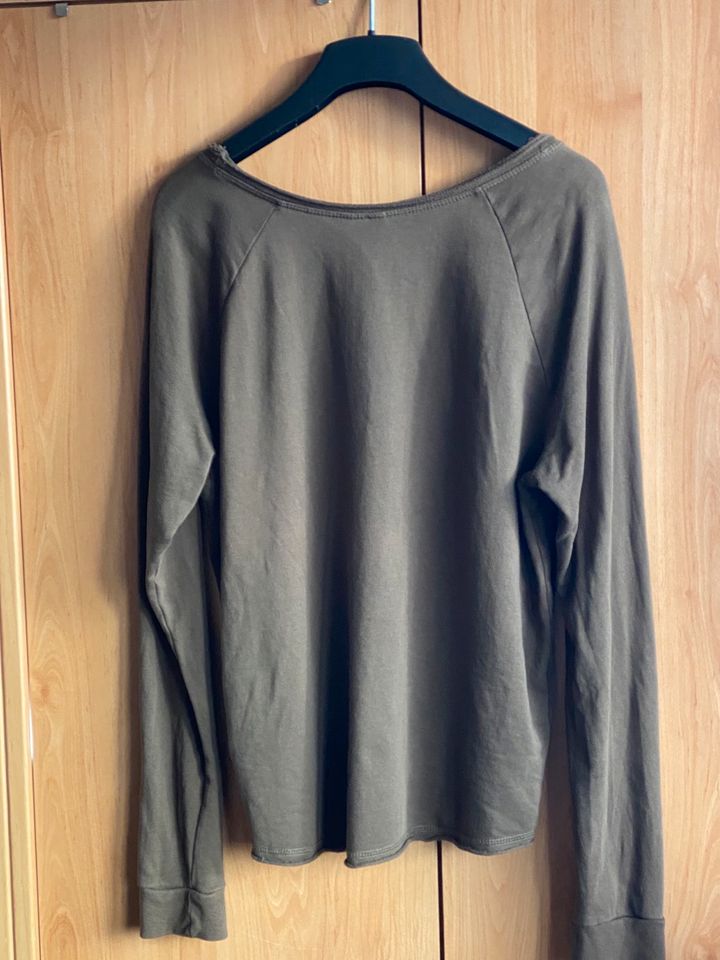 Shirt H&M Gr 40/42 Oliv in Berlin