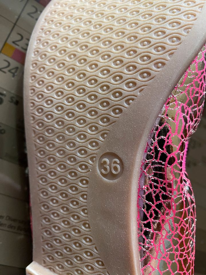 Ballerinas 1x getragen pink/gold bequem 36 in Leverkusen