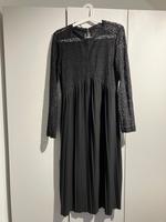 Zara Kleid np 99€ neuwertig 36 s spitze Plissee midikleid someday Niedersachsen - Oldenburg Vorschau