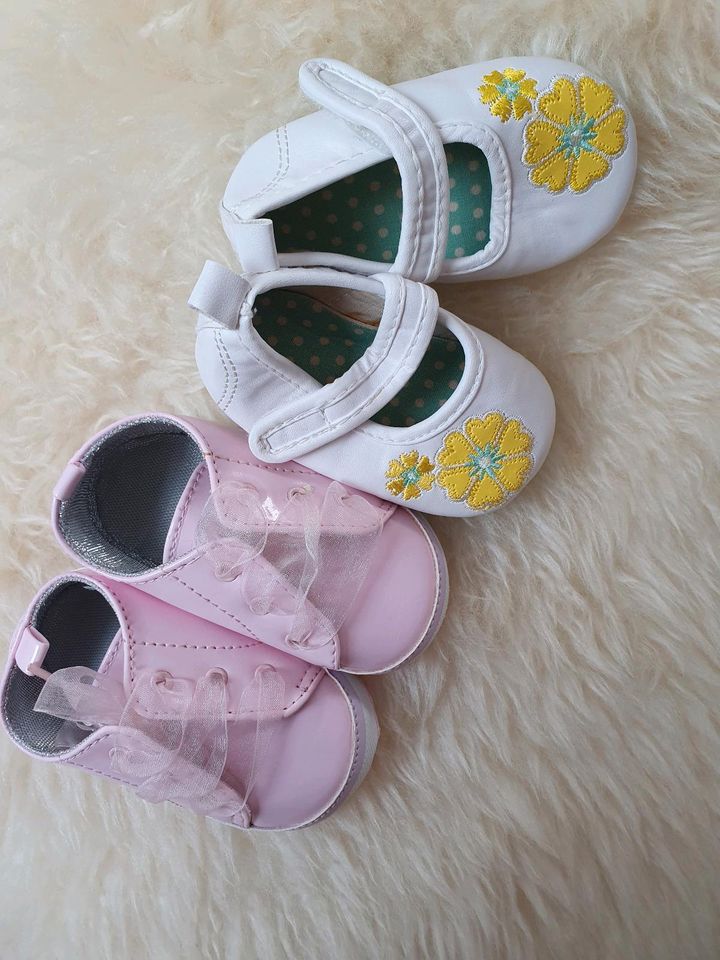 Set Schuhe Baby  9-12 Monate 2 Paar in Walluf