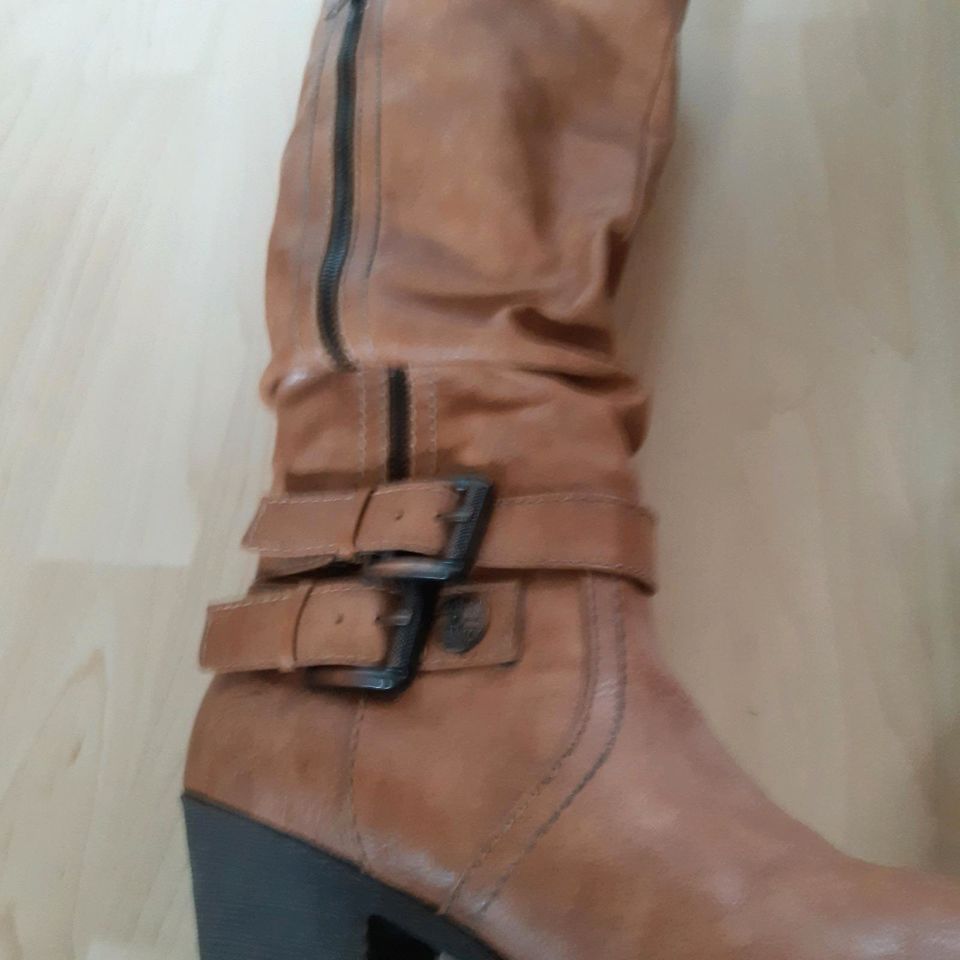 Damen Stiefel - wie neu - mit Innenfutter- Gr. 39 in Ostbevern