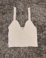 Stradivarius Strick crop Top mit Herz-Ausschnitt Gr. M Berlin - Steglitz Vorschau