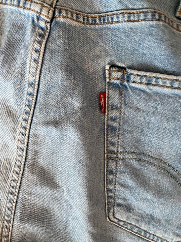 Levi’s 512 Premium Jeans Blau Hellblau 40x32 Ungetragen in Hamburg