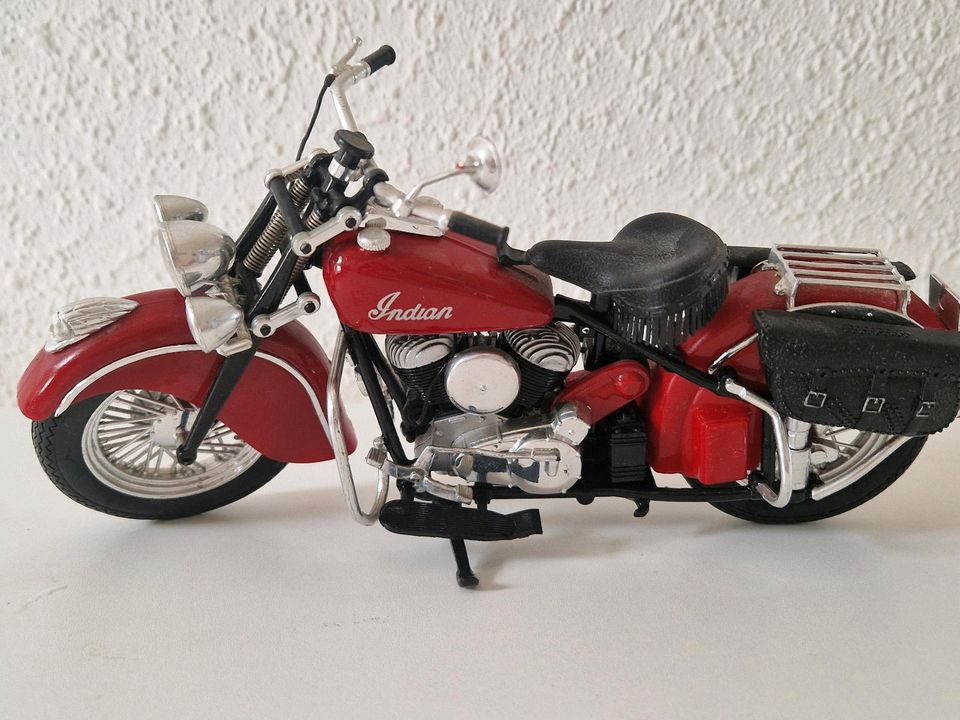 Modell Indian Chief Roadmaster 1:10 von Maisto in Solingen