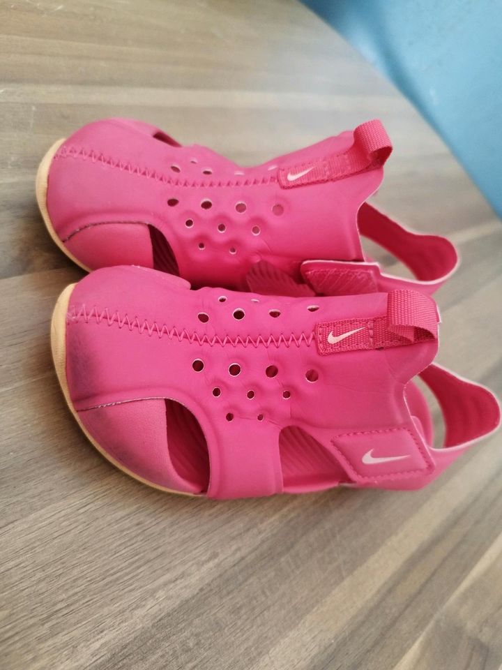 Nike Sandalen Mädchen Gr.26 in Düsseldorf