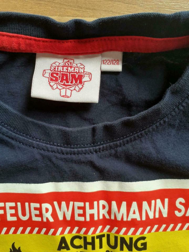 2er Set Shirt Feuerman SAM Gr. 122 / 128 neuwertig in Burtenbach