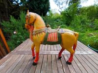 Farbenfrohes Pferd ohne Ohr aus Holz (indonesisch?) Hessen - Dreieich Vorschau