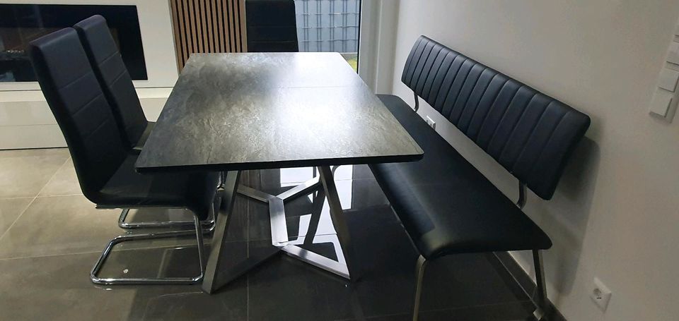 Esstisch mit 4xStühlen und Sitzbank Ausziehbar in Herne