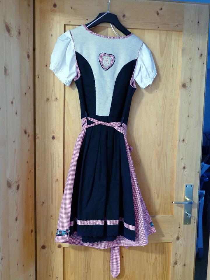 Schönes "Alphorn" Dirndl. Schwarz / rosé. Sehr gute Qualität. in Gärtringen