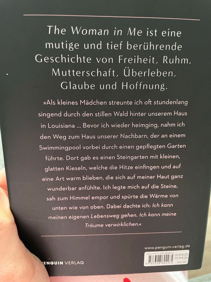 Britney Spears Buch „The Woman in me“ in Kirchhain