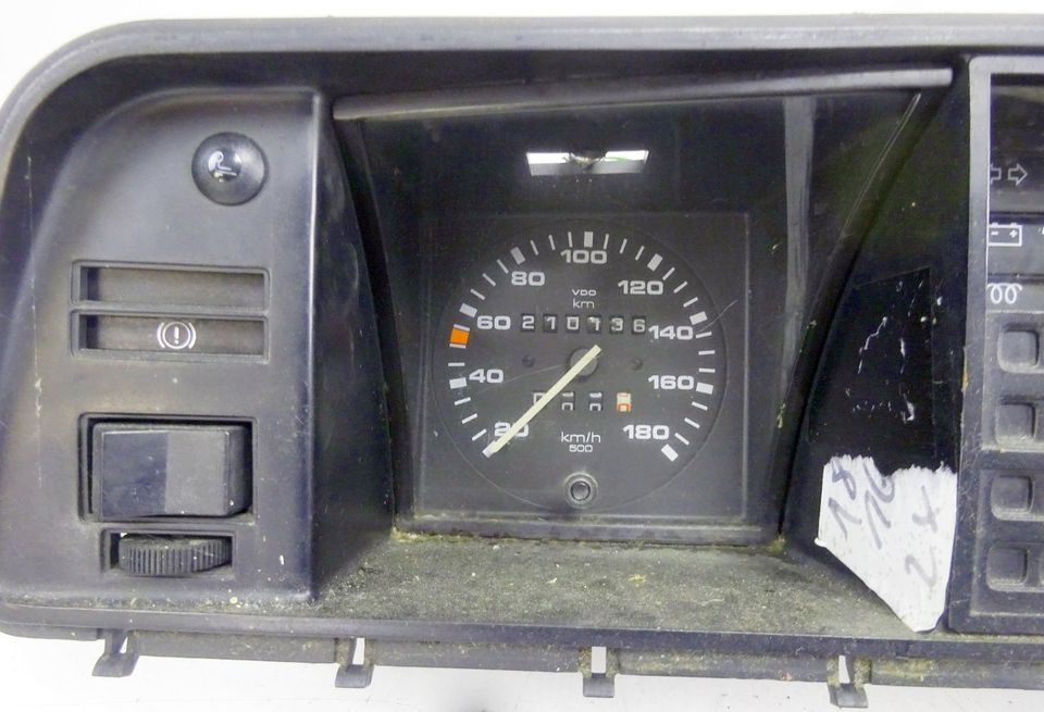 VW T3 Diesel Tacho Cockpit mit Uhr Kombiinstrument in Melle