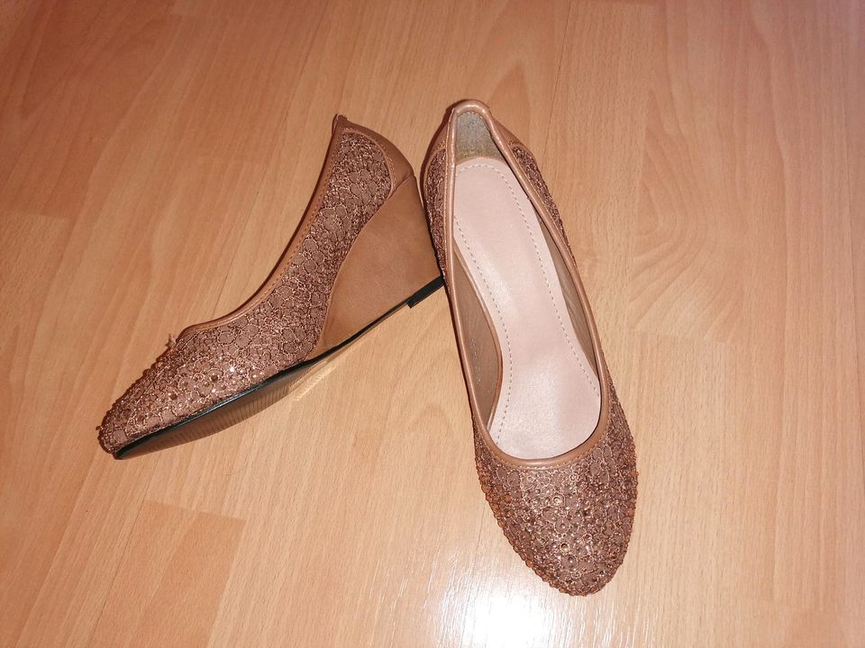 Pumps neu Keilabsatz Größe 38  camel Braun Strass in Delmenhorst