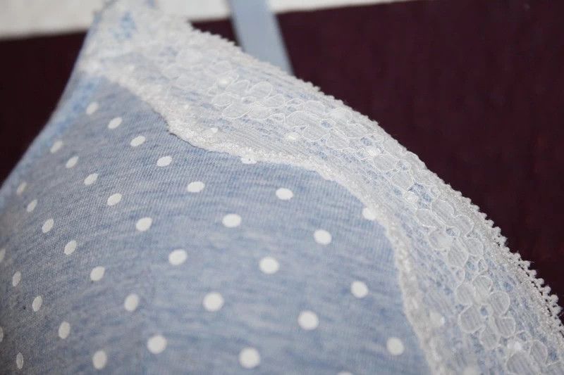 60 C / 28 C: T-Shirt BH, M&S, hellblau meliert weiße Polkadots in Münchberg