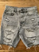 Coole Jeansshorts W30, dunkelgrau, top Zustand Hessen - Riedstadt Vorschau