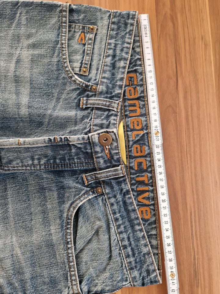 Jeans Gr. 32/30 Camel active in Sehnde