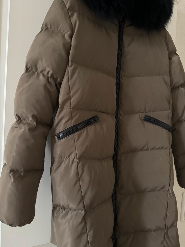 Winterjacke Mantel Fell Stradivarius Mango Zara Cos in Düsseldorf