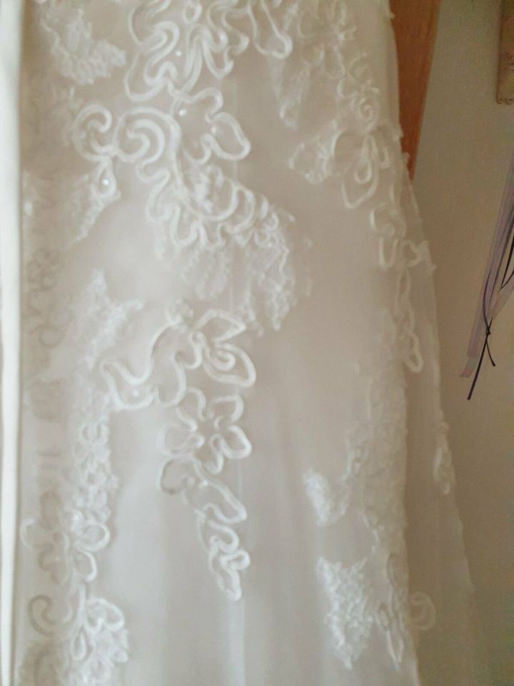 Brautkleid Modeca in Ivory, mit Tüll in Bocholt