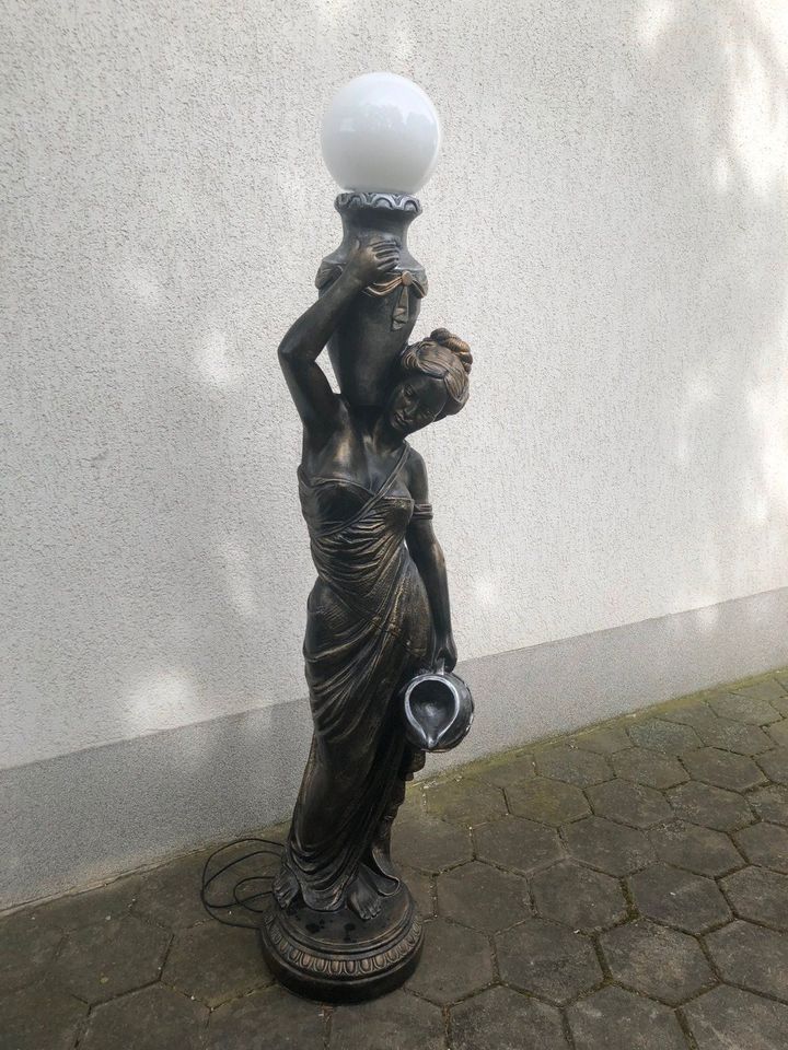 Stehleuchte / Bodenlampe - Figur / Skulptur, "antiker" Charakter in Lengefeld