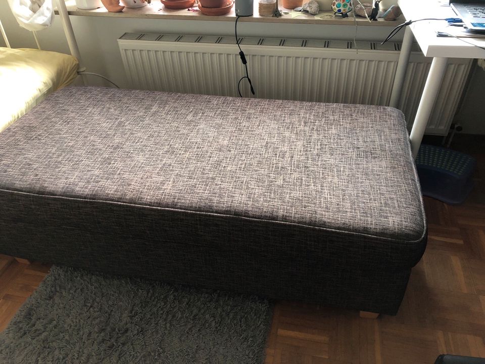 Hocker - Sofa - Sofaverlängerung - Recamiere in Hamburg