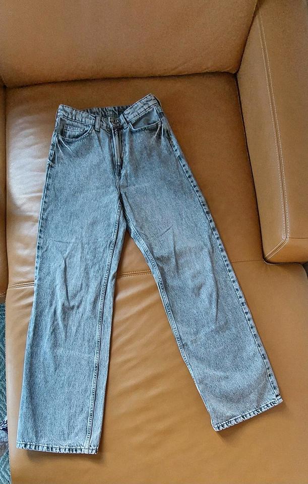 Jeans grau v. H&M  Größe  S  "Wide ultra high waist" in Siegsdorf