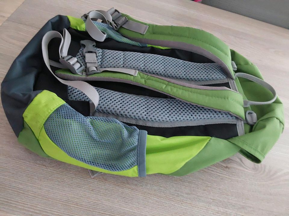 Rucksack Deuter Kinder grün in Krefeld