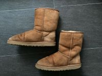 UGG Boots Classic Short 5825 Chestnut W8 (Gr. 39) Düsseldorf - Grafenberg Vorschau