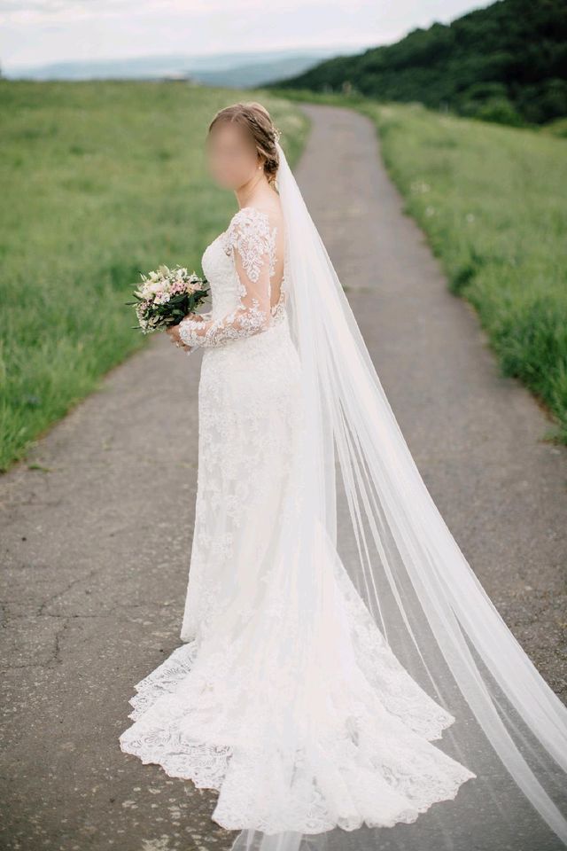 Brautkleid Hochzeitskleid Spitze in Neuwied