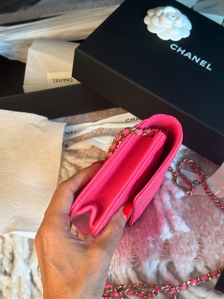 Chanel Tasche Wallet on Chain WOC neu in fuchsia/pink limitiert in Lich