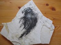 Raubvogel auf Steinplatte handgemalt, Deko Bayern - Eggenthal Vorschau