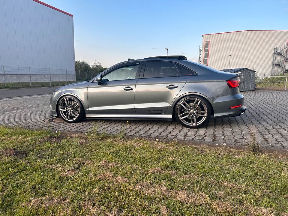 Audi S3 8V Limousine Quattro in Oberhausen