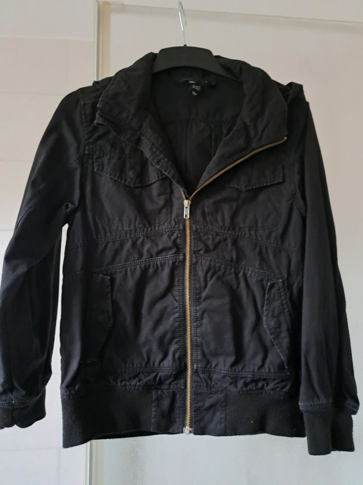 Schwarze Jeansjacke Gr. 146 in Lenningen