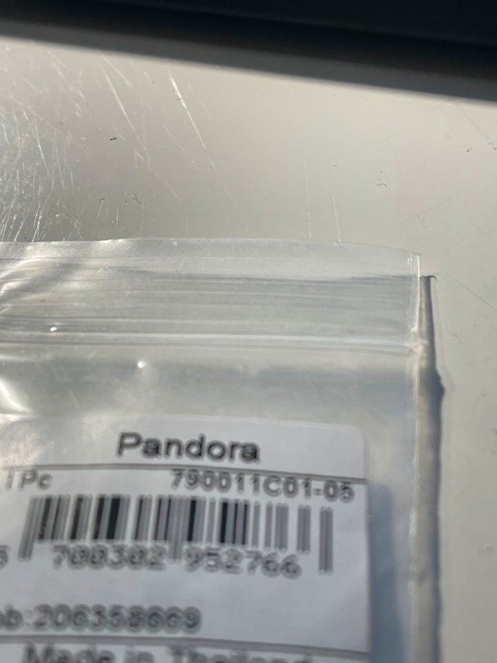 Ungetragene Pandora Sicherheitskette in Vienenburg