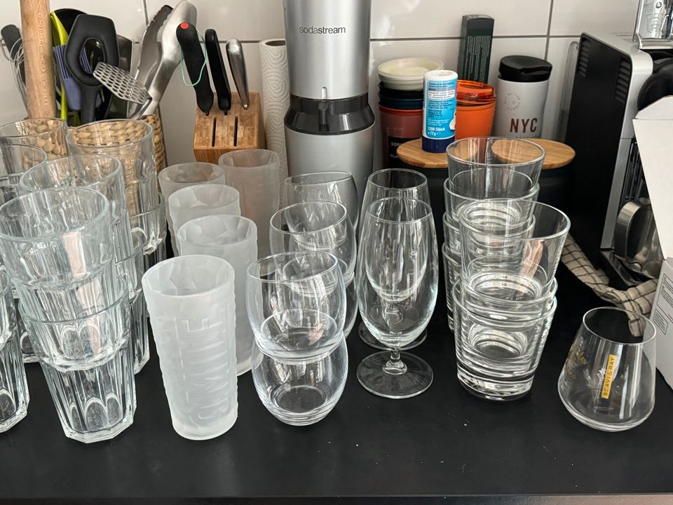 Verschiedene Gläser in Krefeld