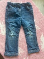 Jeans 92 mit Blumenknopf Stuttgart - Botnang Vorschau