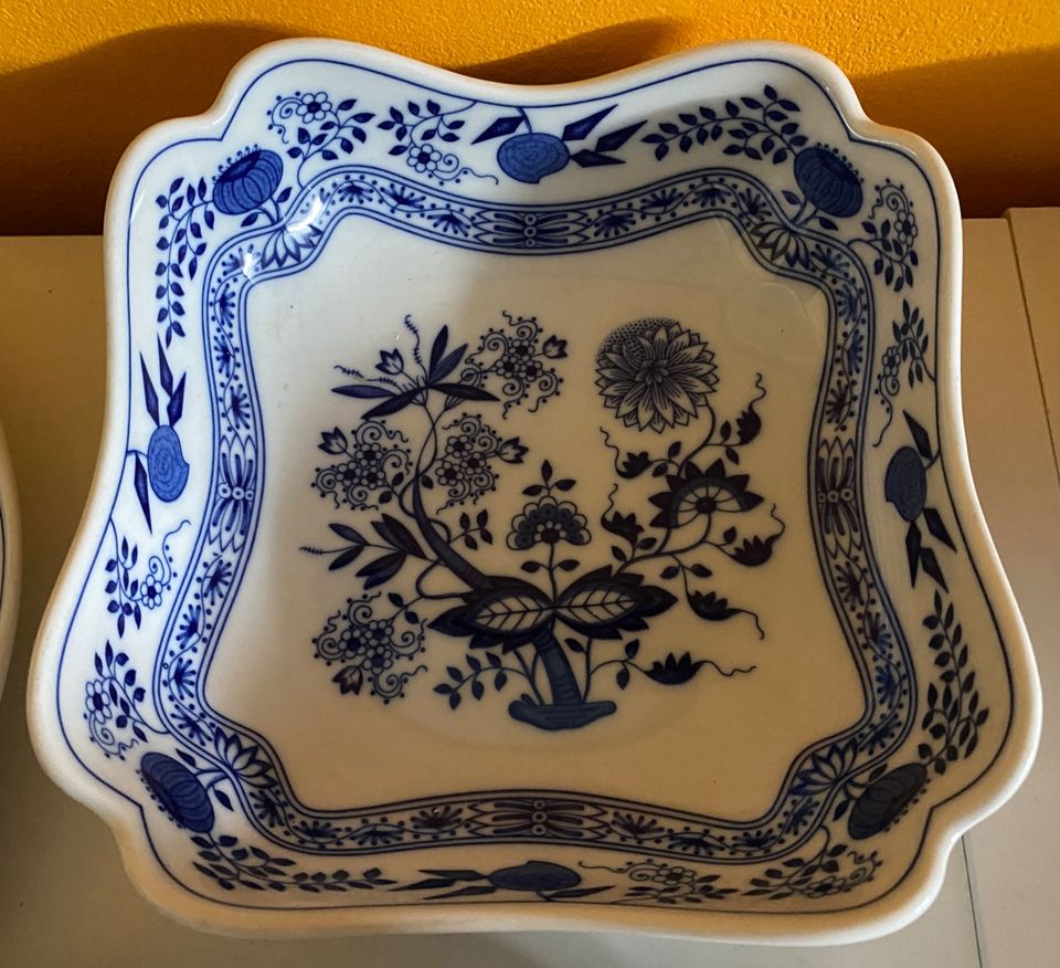 Original Hutschenreuther Porzellan Geschirr Blau Zwiebelmuster   in Achim