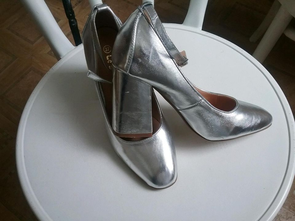 Damen Pumps Heels 37 Hochzeitschuhe in Ratingen